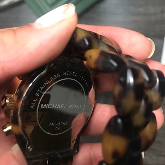 MICHEAL KORS TORTOISE JEW FACED WATCH - Picture 5 of 8