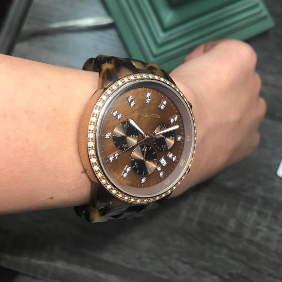 MICHEAL KORS TORTOISE JEW FACED WATCH - Picture 7 of 8