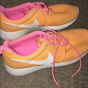 Nike Roches size 9.5