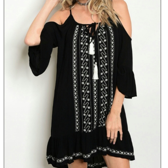 Dresses & Skirts - 🌟LAST 1 ⭐Boho cold shoulder dress
