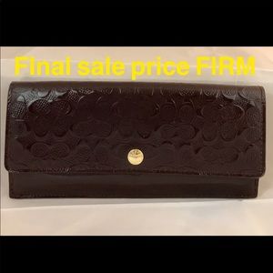 COACH SOFT WALLET IN EMBOSSED SIGNATURE "C"'S