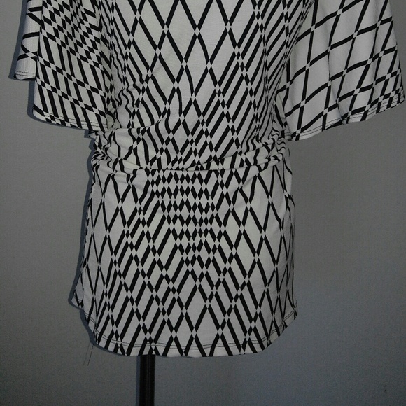 Geometric top - Picture 3 of 3