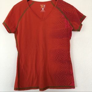 Mountain Hard Wear athletic top size Medium