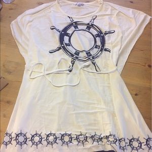 Size large swimsuit coverup