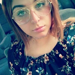 Meet your Posher, Breeana