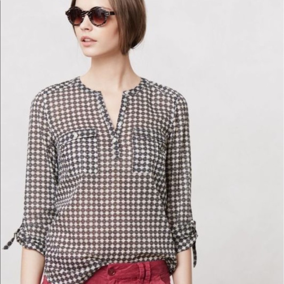 Anthropologie Tops - ANTHROPOLOGIE HOLDING HORSE HENLEY TULIPANES