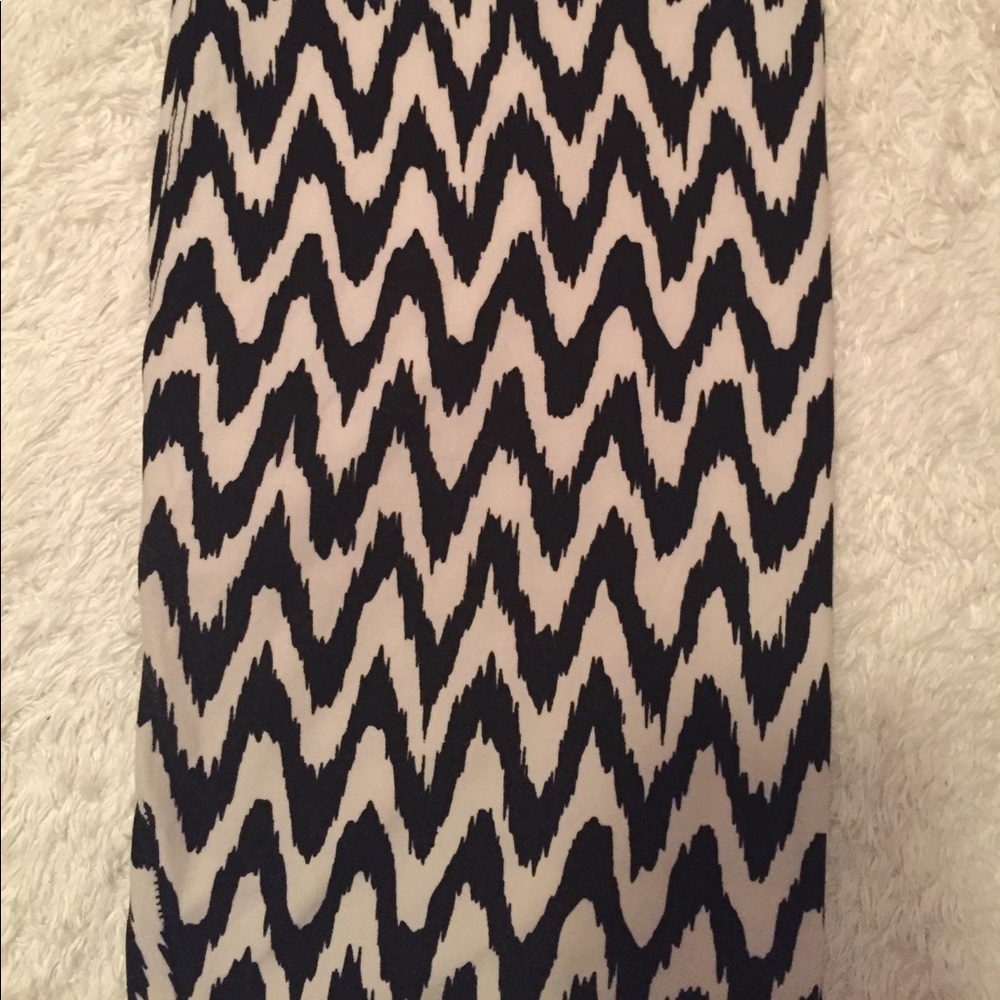 ✨LULAROE BLACK AND WHITE TC LEGGINGS✨