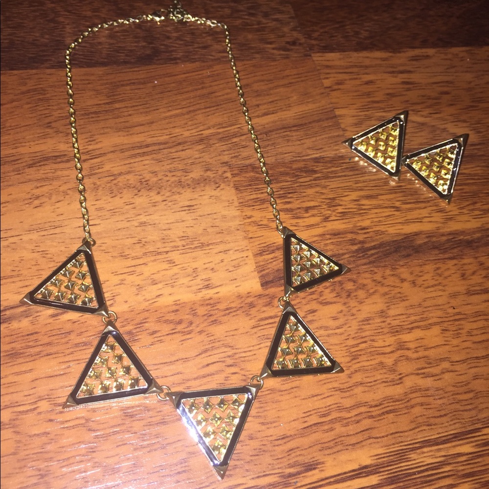 Triangle necklace