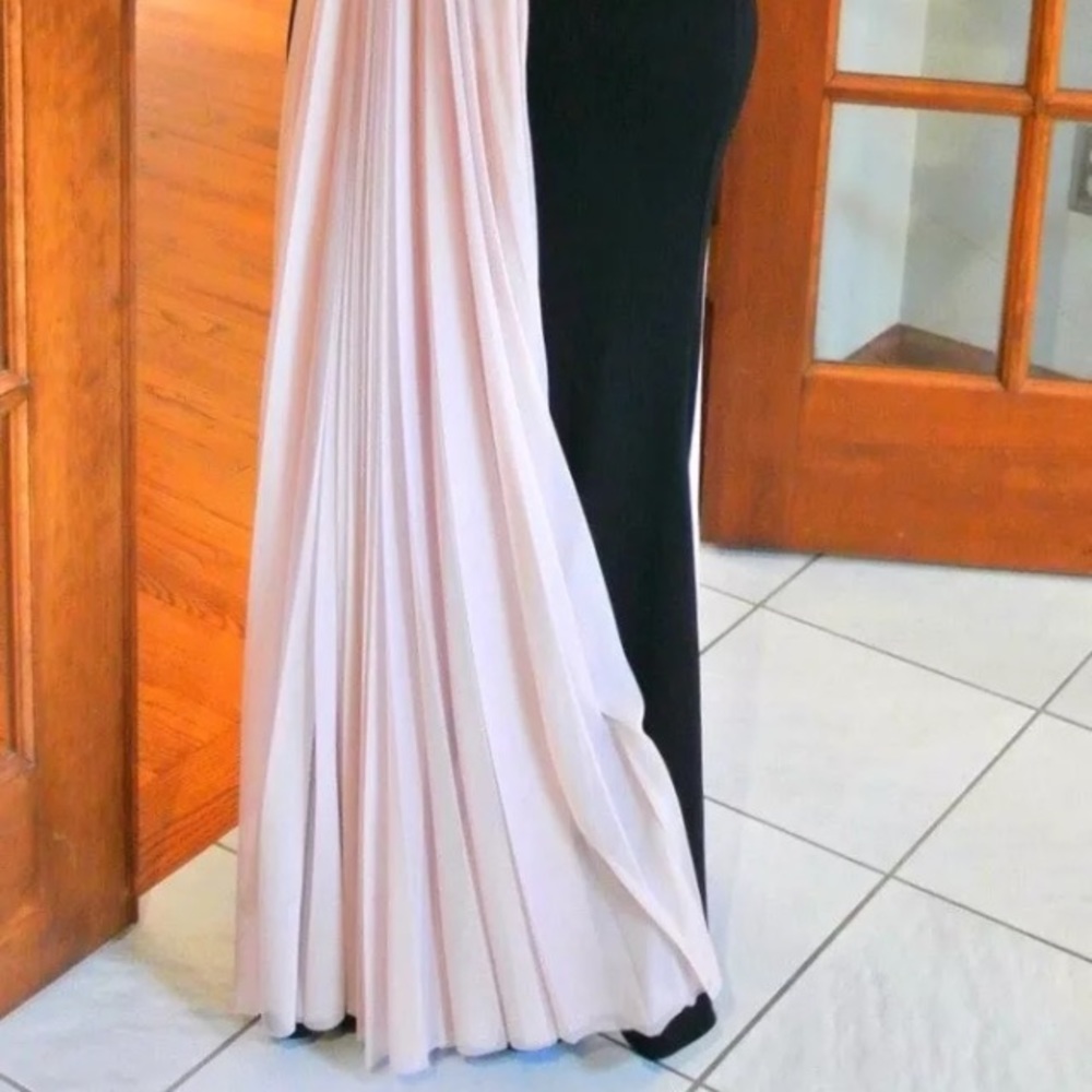 JS Collections Gown - Picture 2 of 6