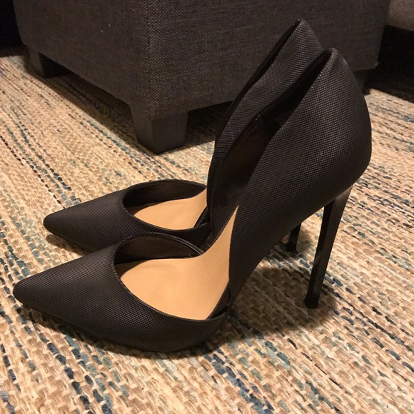 JustFab Shoes - ❗️Make an offer❗️Black Stiletto Heels