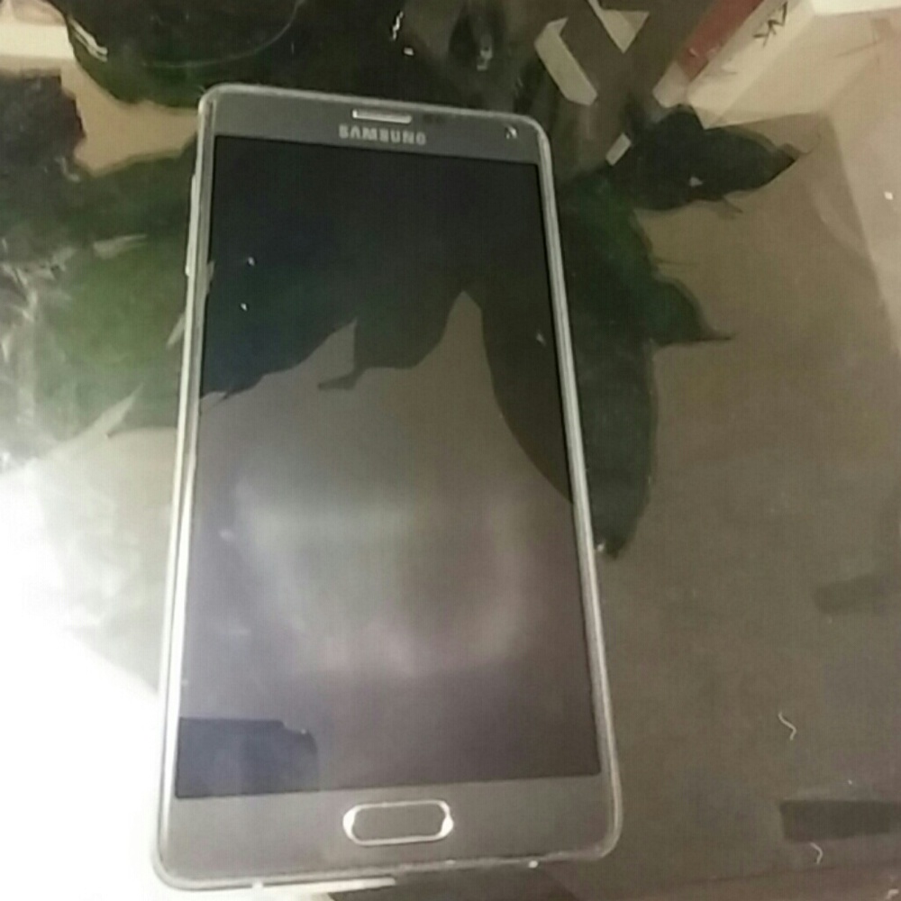 SOLD !! Unlocked samsung note 4