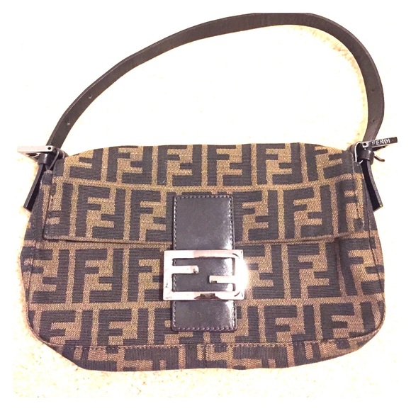 Handbags - Authentic Fendi Purse