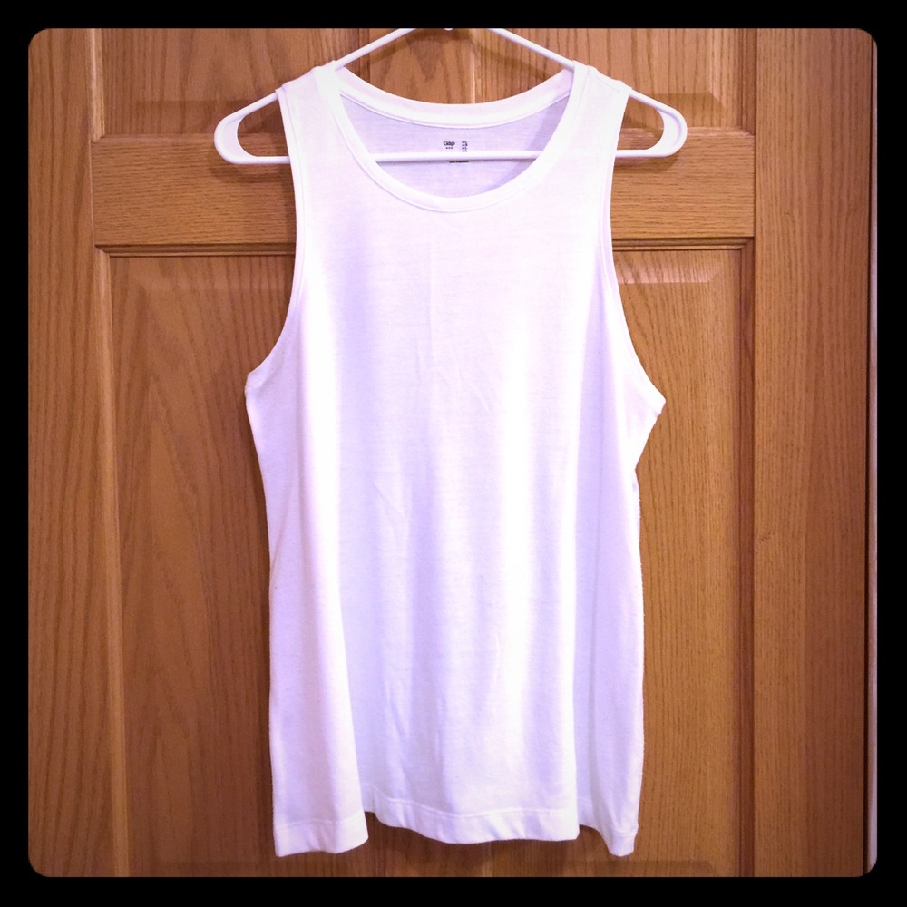 Women's Gap tank