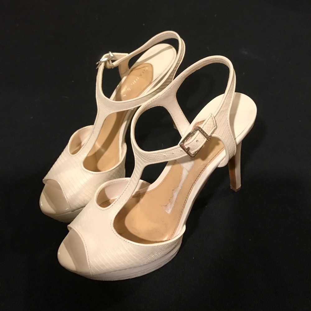 Gianni Bini white heels