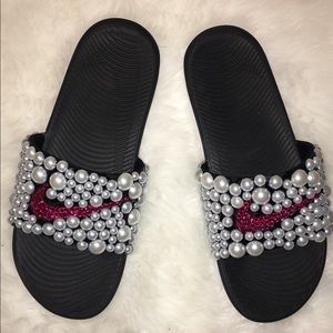 custom nike flip flops