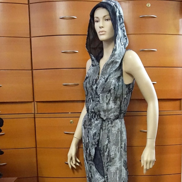 Linen Gauze Summer Maxi Dress With Hood - Made In Europe Party Dress - Picture 1 of 8