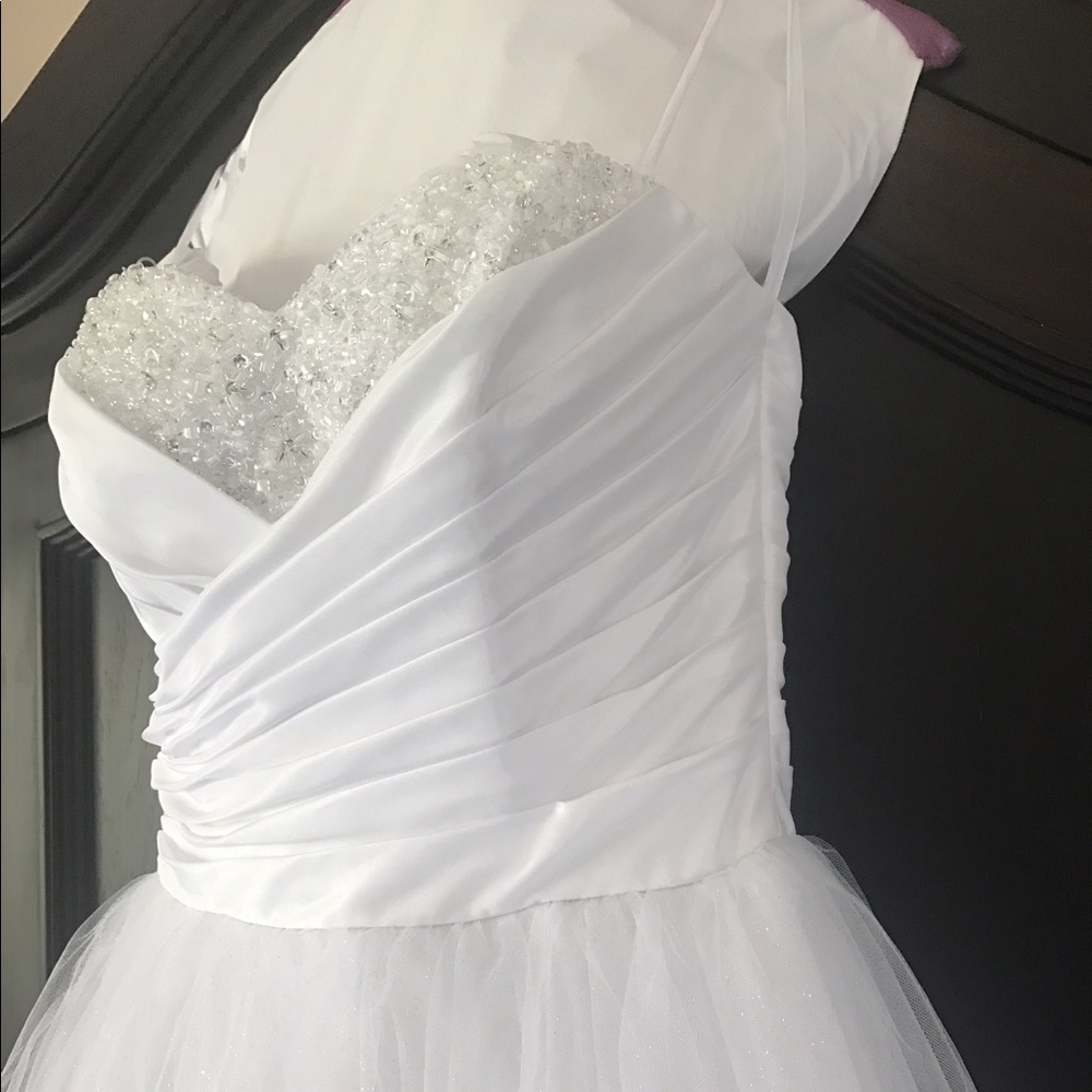bridal gown - Picture 4 of 8
