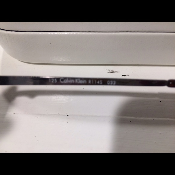 Calvin Klein - Picture 3 of 4