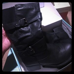Maurices Black Mid Boot