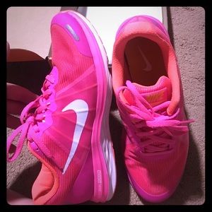 Hot Pink Nike Dual Fusion x2