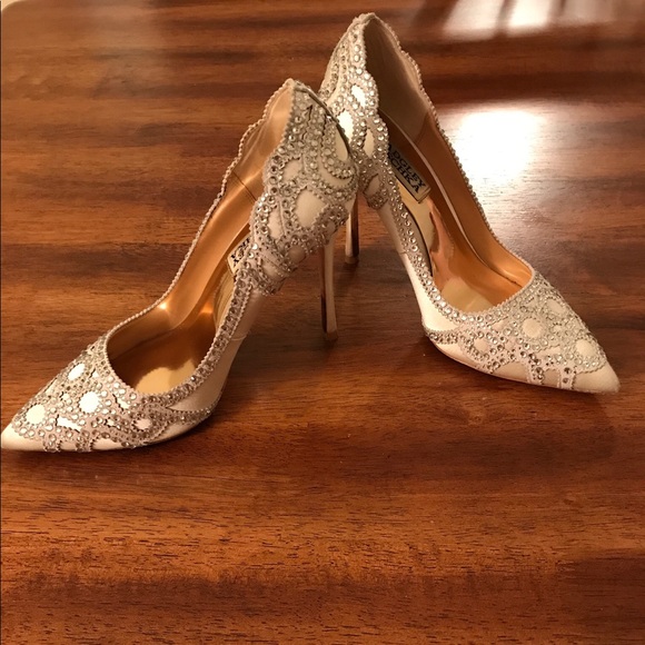 Badgley Mischka Shoes - Badgley Mischka Embellished Pumps