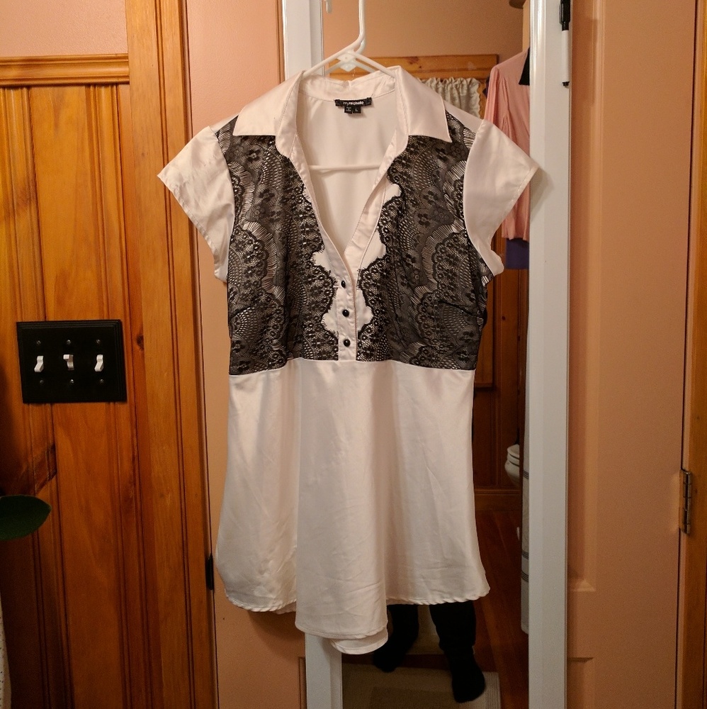 4/$20 Silky blouse