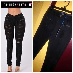 Fashion nova jeans (Sold on a different site)