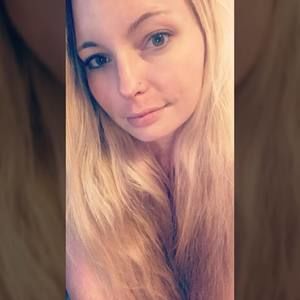 Meet your Posher, Carrie