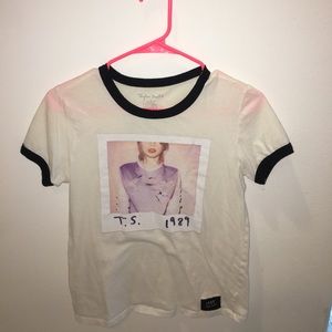 Taylor Swift official concert top