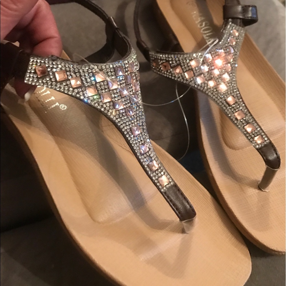 New super sharp Rasolli sandals sz 10