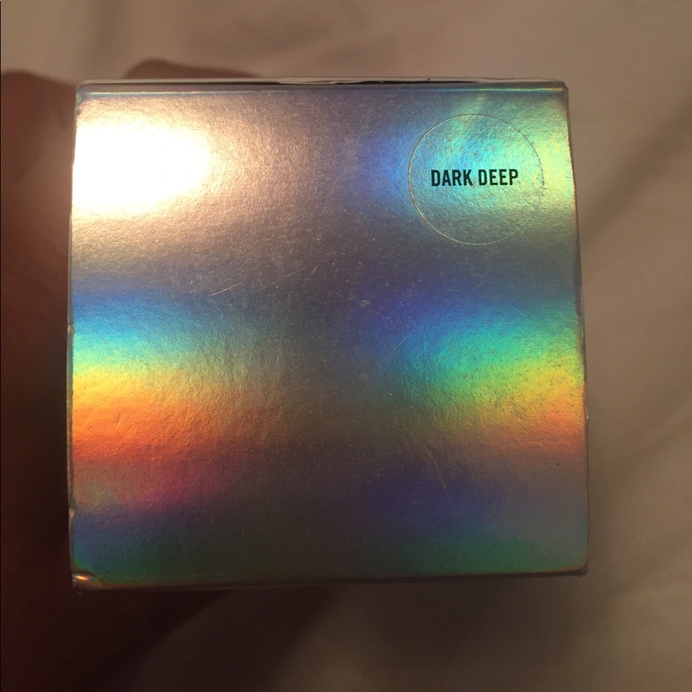 MAC lightful 2-IN-1 with Radiance Booster - Picture 2 of 3