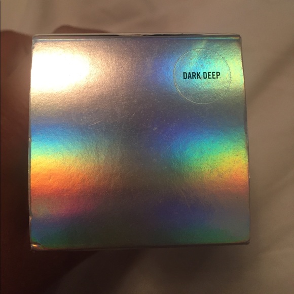 MAC lightful 2-IN-1 with Radiance Booster - Picture 2 of 3