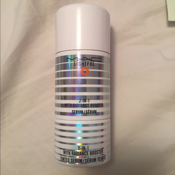 MAC lightful 2-IN-1 with Radiance Booster - Picture 3 of 3