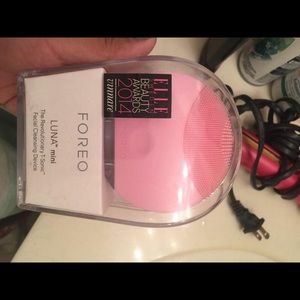 Foreo Luna Mini facial cleansing device