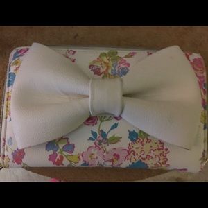 Betsy Johnson wallet