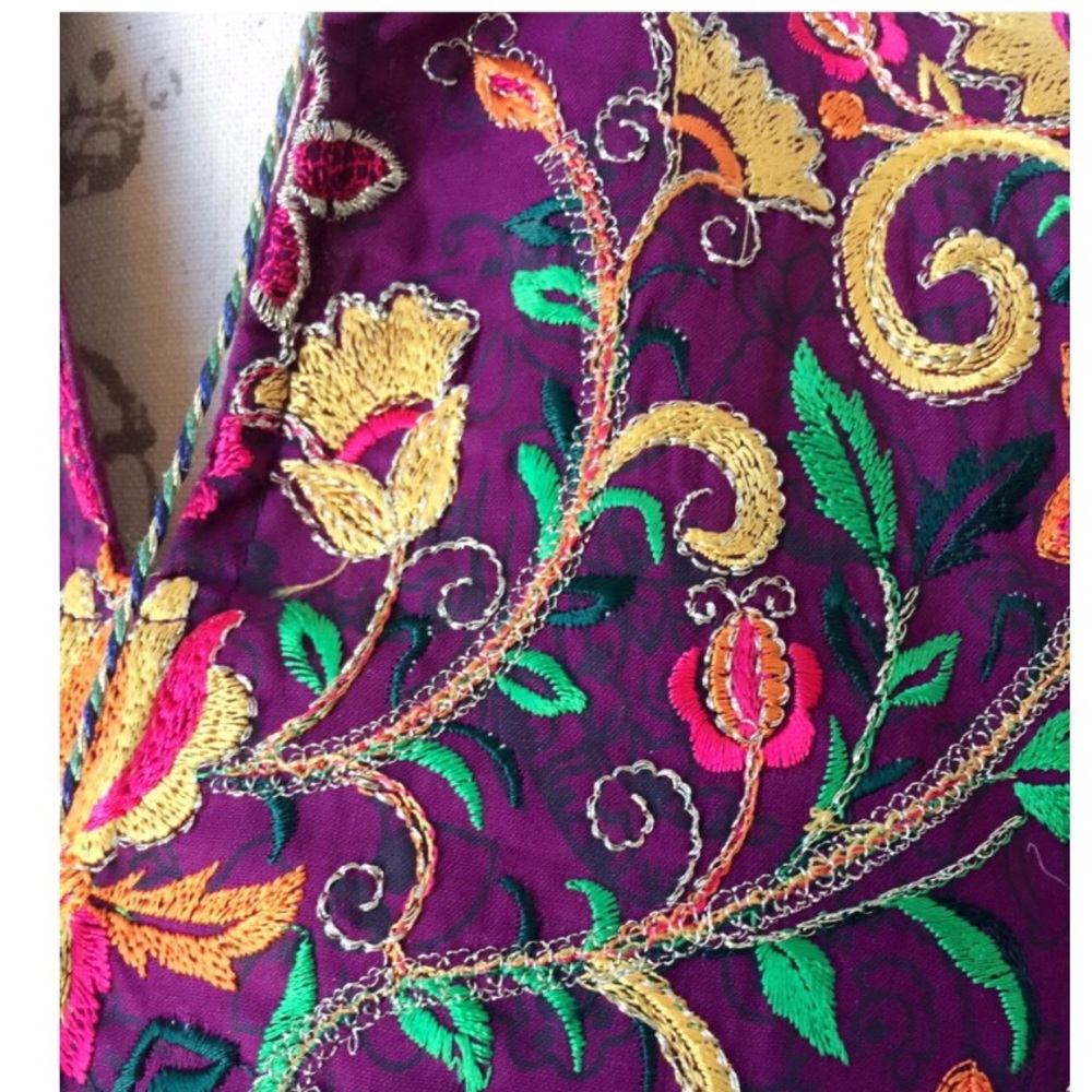 Purple Magenta Embroidered Tunic Top Blouse - Picture 5 of 7