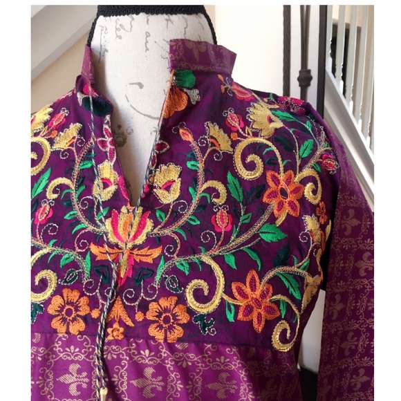 Purple Magenta Embroidered Tunic Top Blouse - Picture 3 of 7
