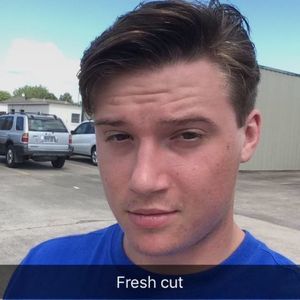 Meet your Posher, Aaron