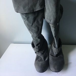 Grey Flat Buckle Boots