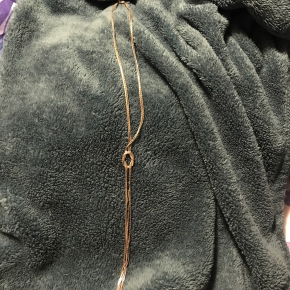 Jewelry - Silver knot necklace