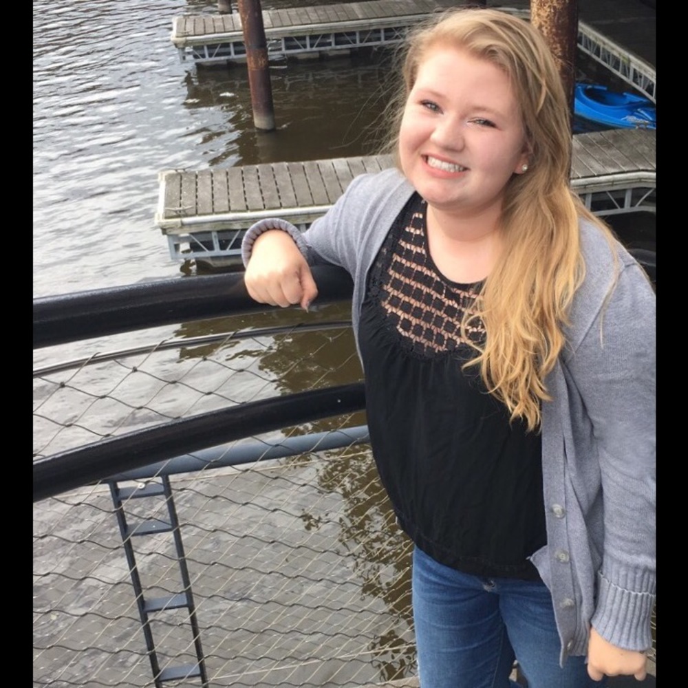 Meet your Posher, Katelyn