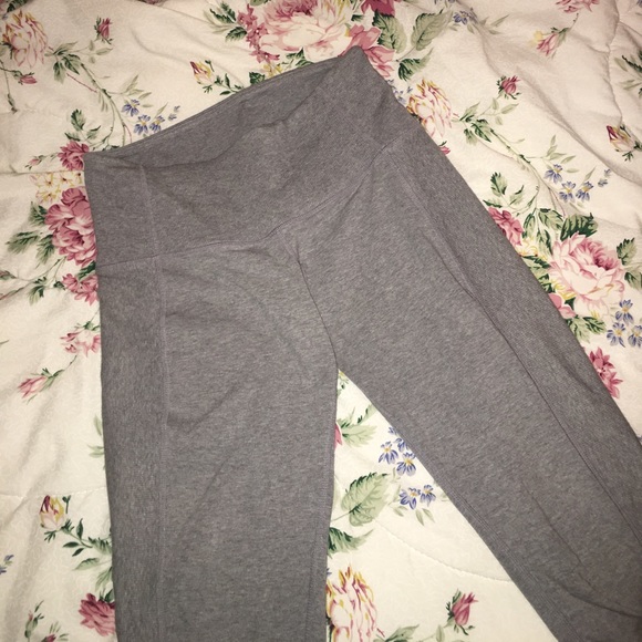 Grey Lululemon leggings - Picture 1 of 3