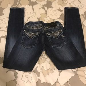 LIKE NEW!Never worn miss me skinny jeans, size 27.