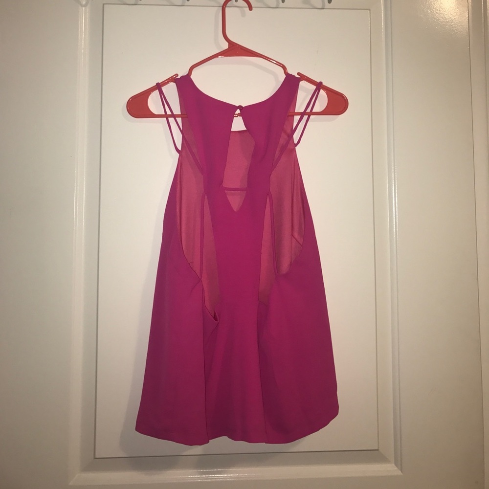Amazing hot pink open back top for summertime💕