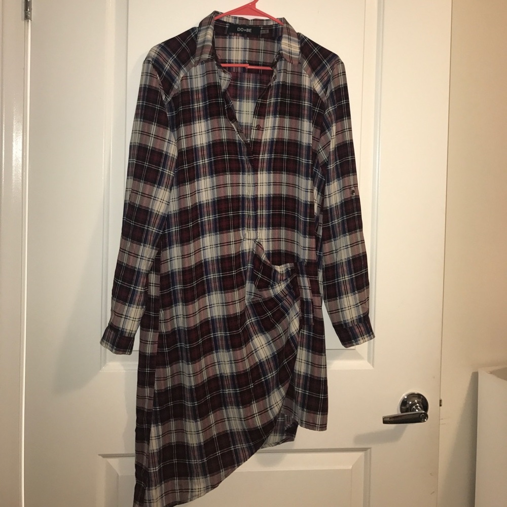 Super cute flannel wrap dress♥️