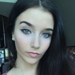 Meet your Posher, Cassie