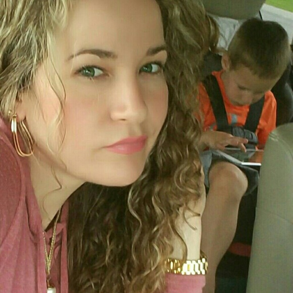 Meet your Posher, Mariela - Picture 1 of 1