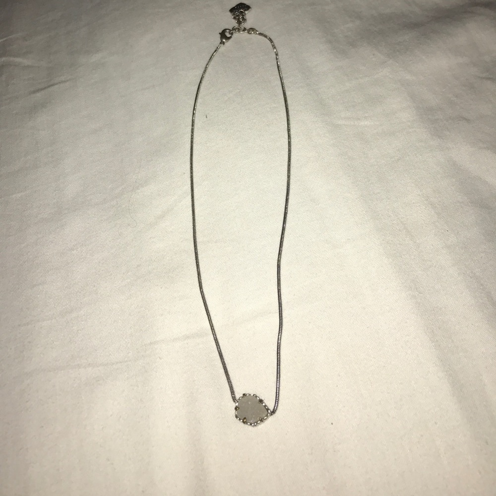 Kendra Scott necklace