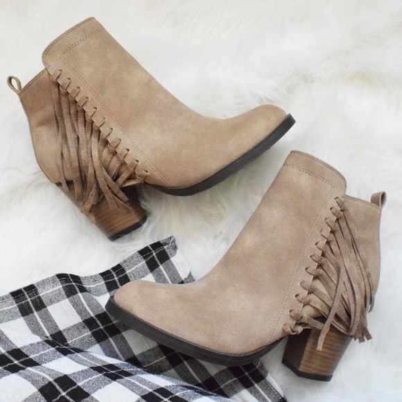 Distressed Side Fringe Boho Chic Ankle Booties - Picture 2 of 6
