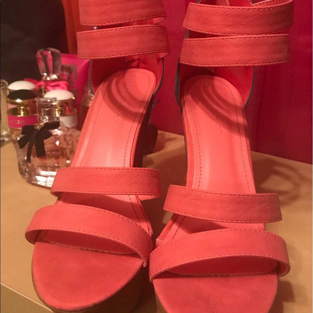 Wedge heels